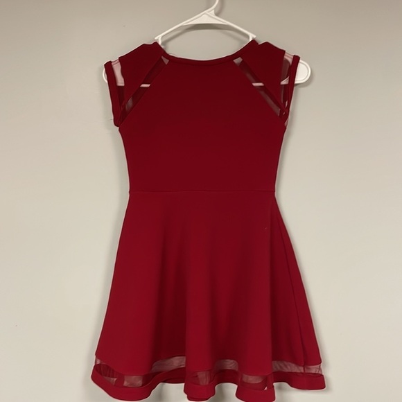 Place DEEP RED Sleeveless  Fit & Flare Dress , Stretchy,  Mesh inserts,  M 7/8 - Picture 3 of 9